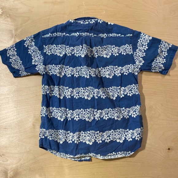 Tommy Hilfiger Blue and White Floral Men's Shirt Medium (GA) - Picture 6 of 7
